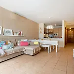 Casa Pedras Pretas - By Wehost *