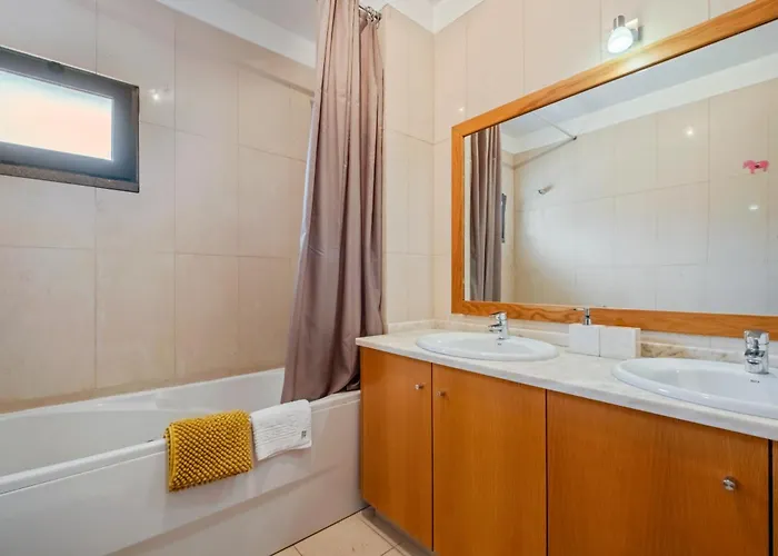 Villa Casa Pedras Pretas - By Wehost *