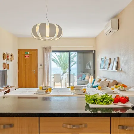 Casa Pedras Pretas - By Wehost