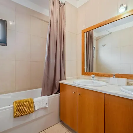 Βίλα Casa Pedras Pretas - By Wehost *