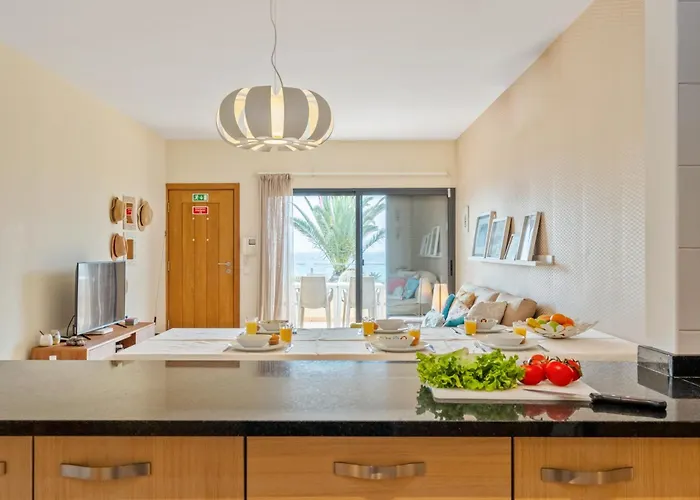 Casa Pedras Pretas - By Wehost Villa Porto Santo