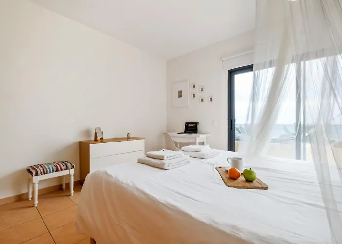 Casa Pedras Pretas - By Wehost * Porto Santo